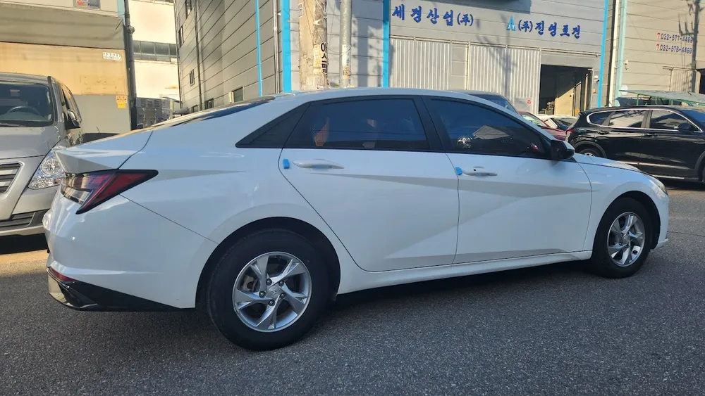 아반떼 차량 이미지